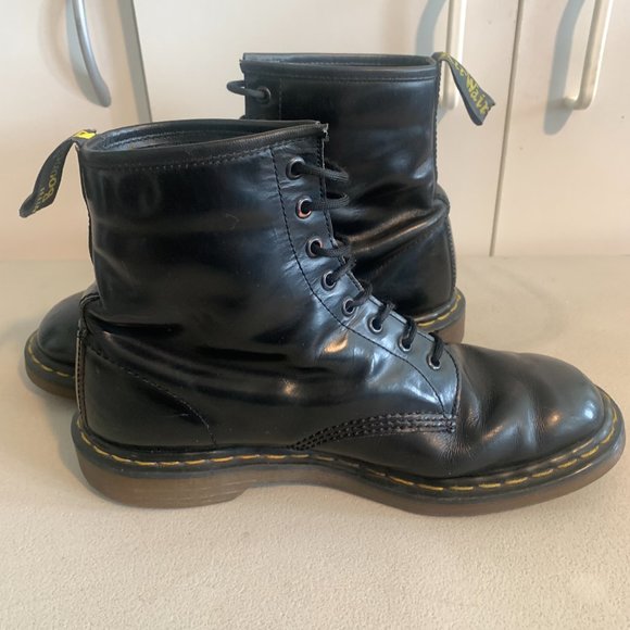 DR MARTENS 8 HOLE BOOTS MADE IN ENGLAND MENS US 10 main image 7
